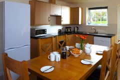 Kitchen-and-kitchen-table-contemporary-cottages-Atlantic-Reach