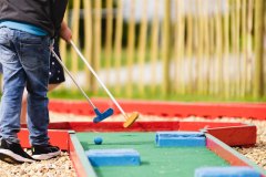 Playing-crazy-golf-Atlantic-Reach