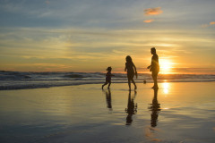 Family-at-beach-sunset-Gallery-Atlantic-Reach