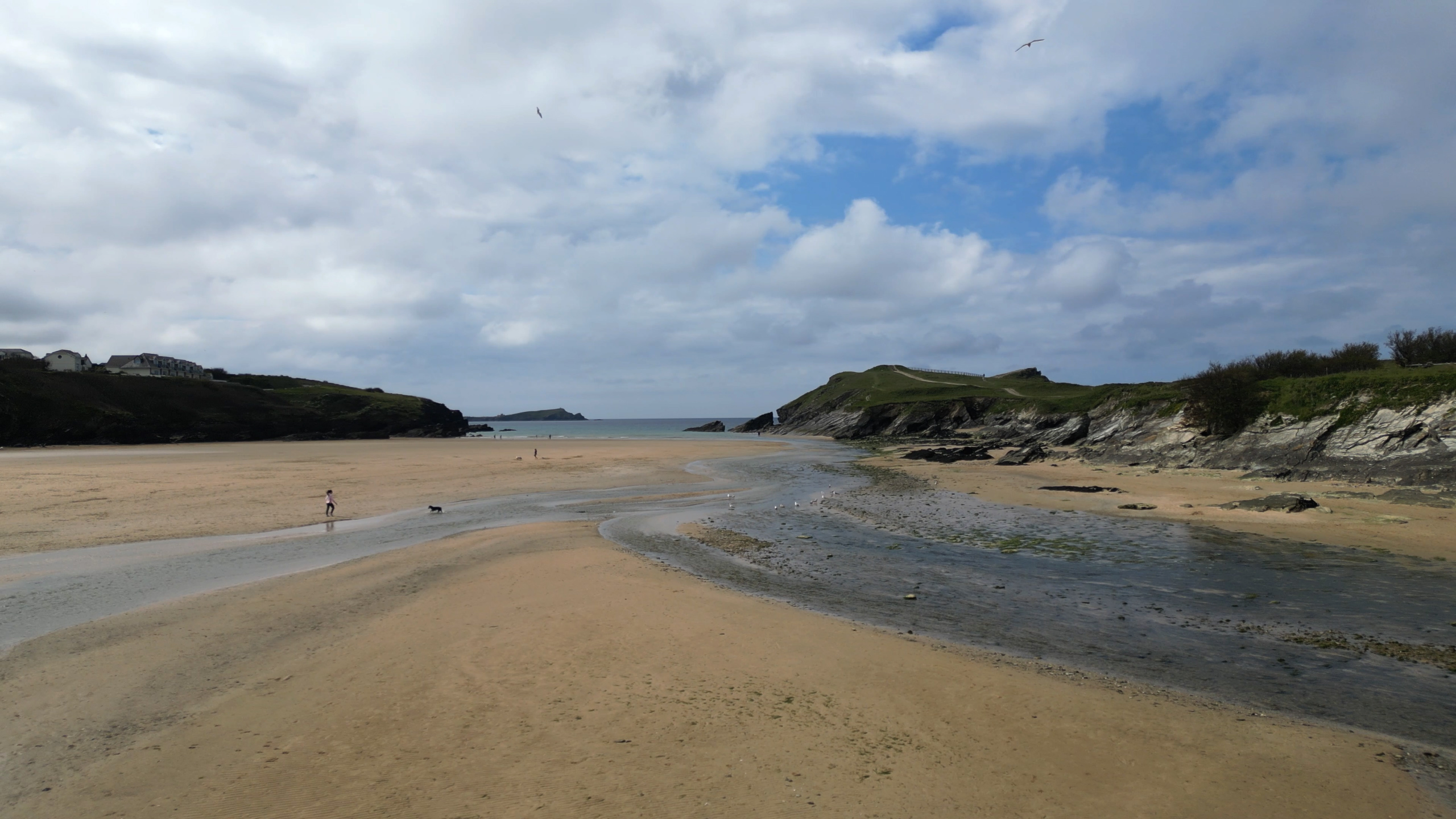 Porth Beach Newquay family friendly