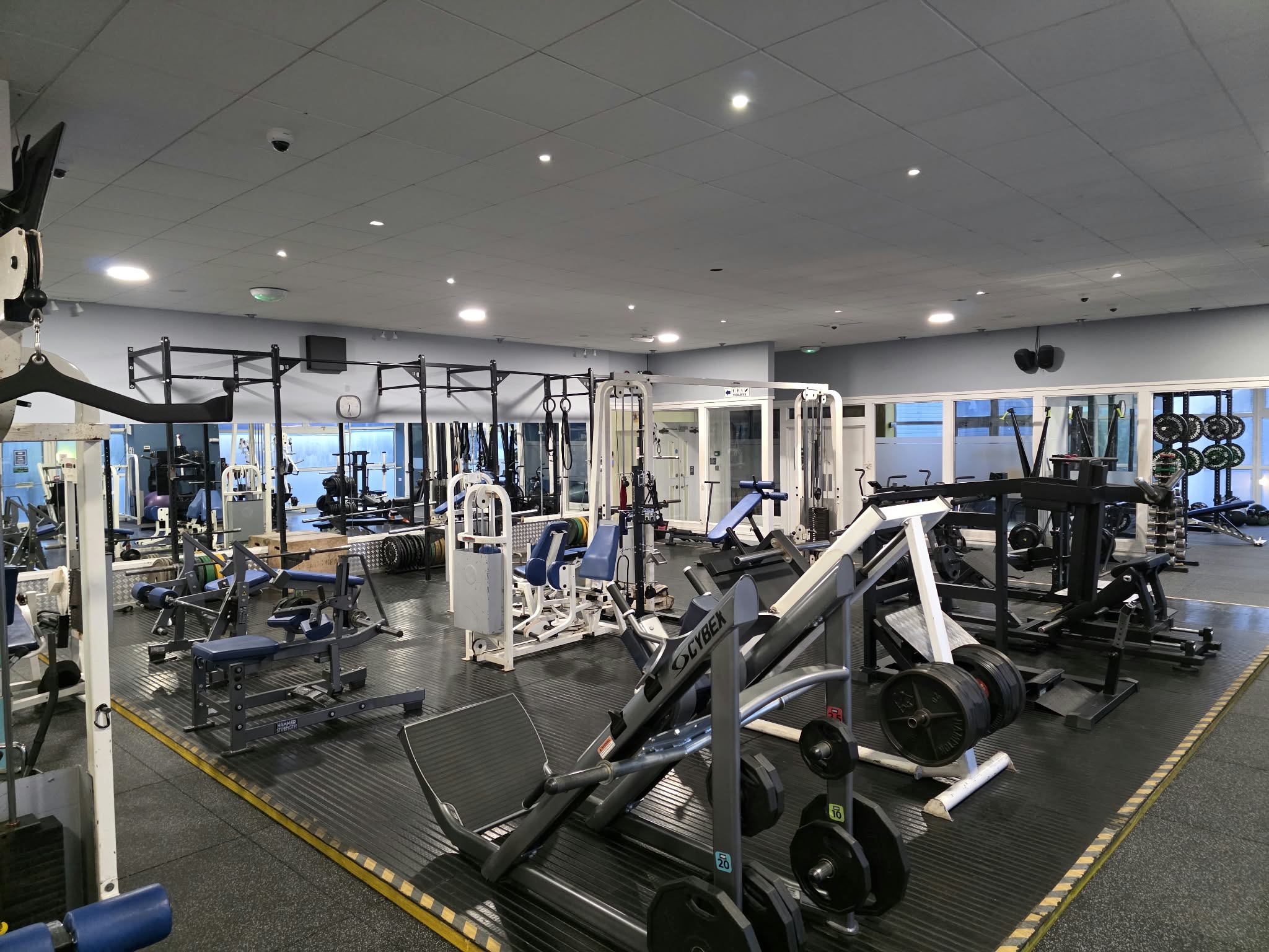 Simple beginner workout in the gym